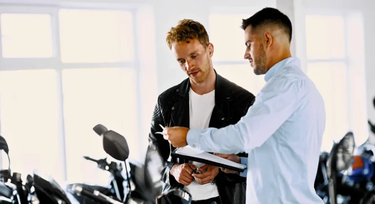 qué moto comprar, nueva o de segunda